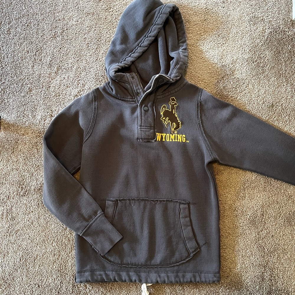 Women’s Wyoming Hoodie. Thick, heavy hoodie. Size Small. Gray in color.